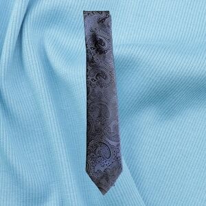 Men's Tie by Geoffrey Beene